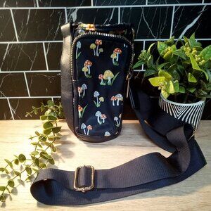 No Boundaries Mushroom Print Blue Water Bottle Bag with Pockets | Crossbody